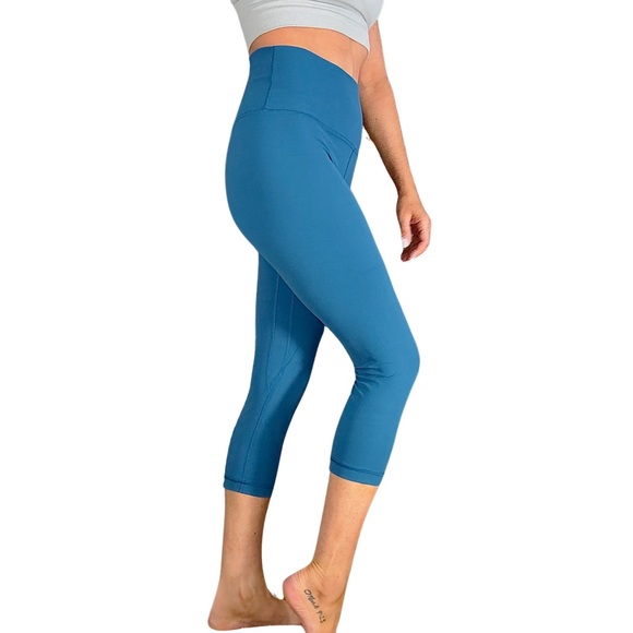 LULULEMON Align‎ Crop *21" in Capri - Picture 4 of 8